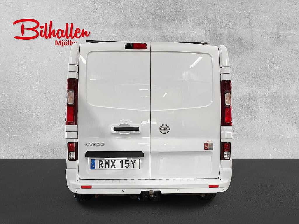 Nissan NV300