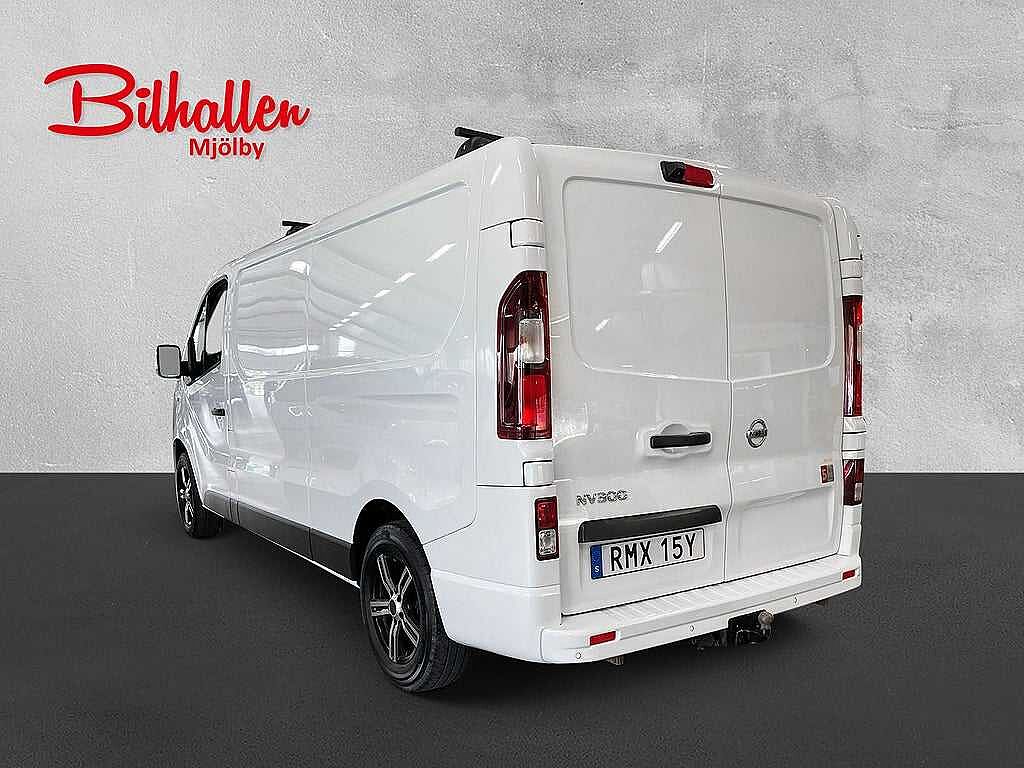 Nissan NV300