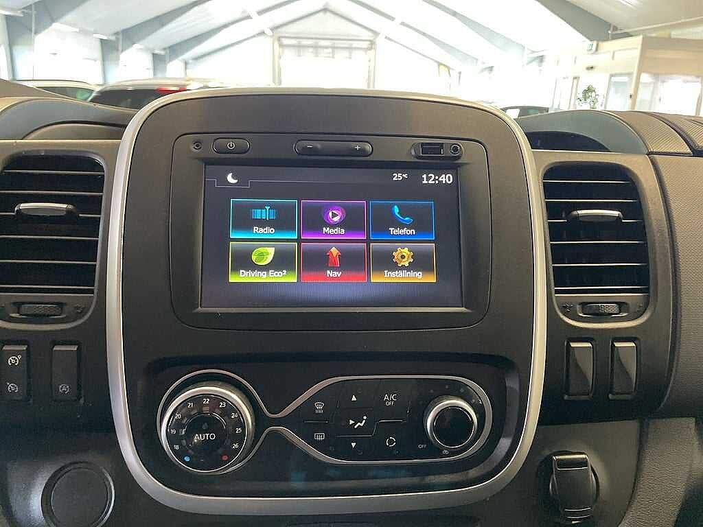 Nissan NV300