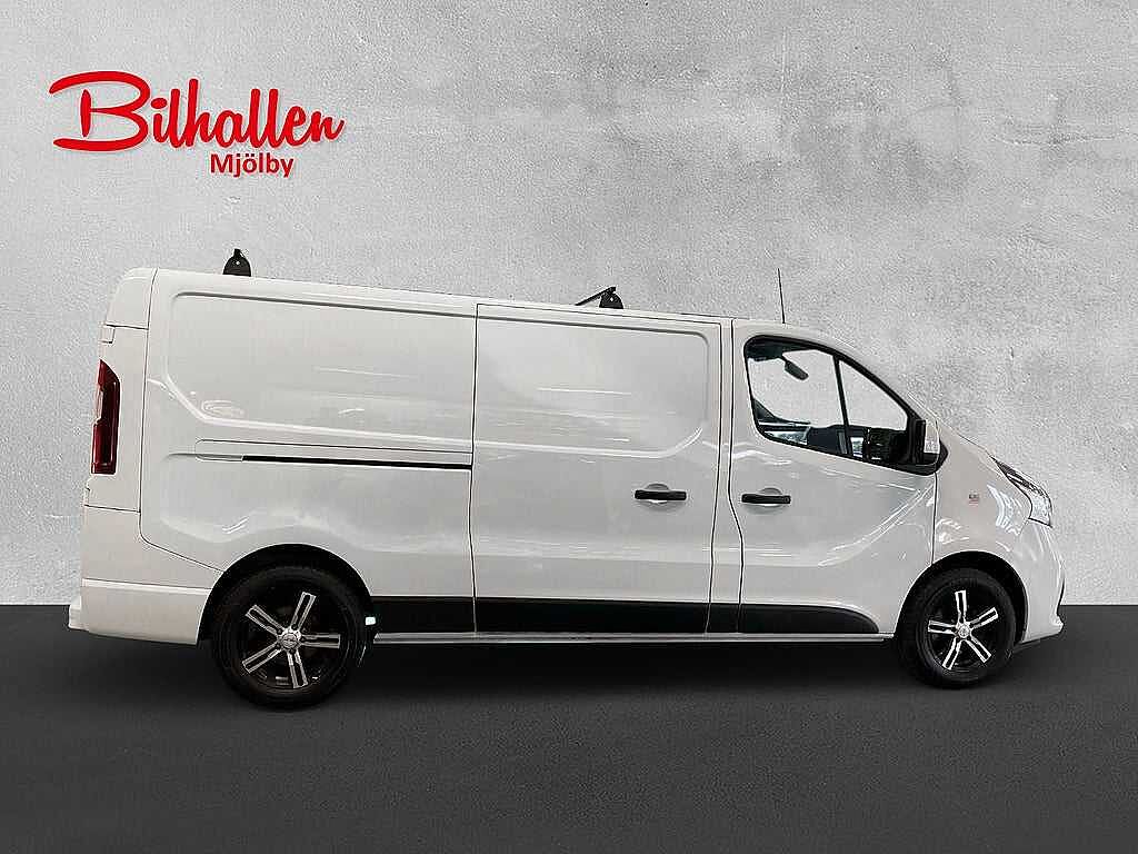 Nissan NV300