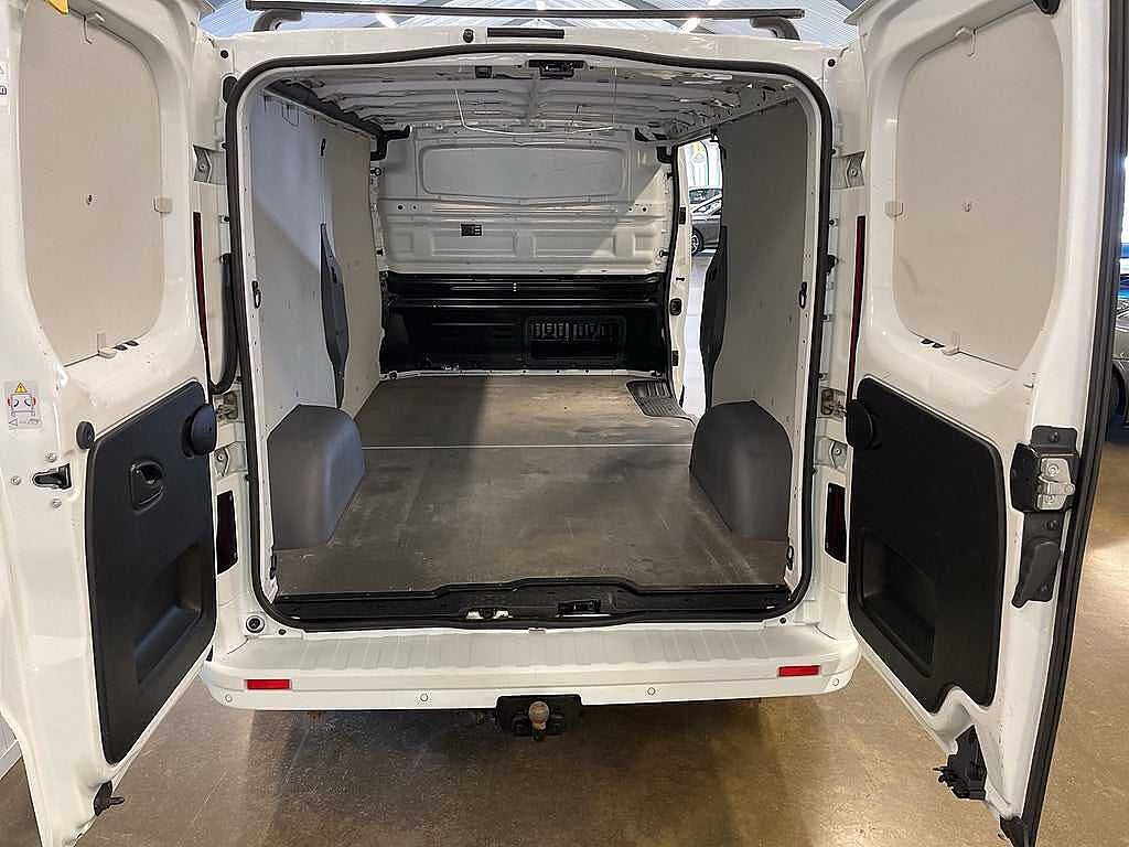 Nissan NV300