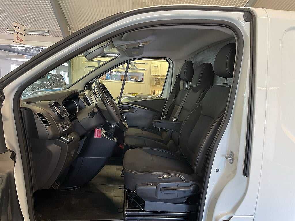 Nissan NV300