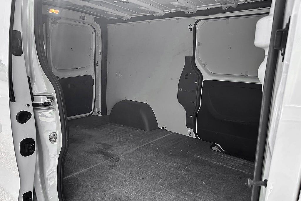 Nissan NV300