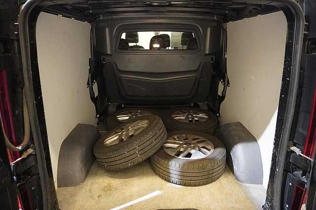 Nissan NV300