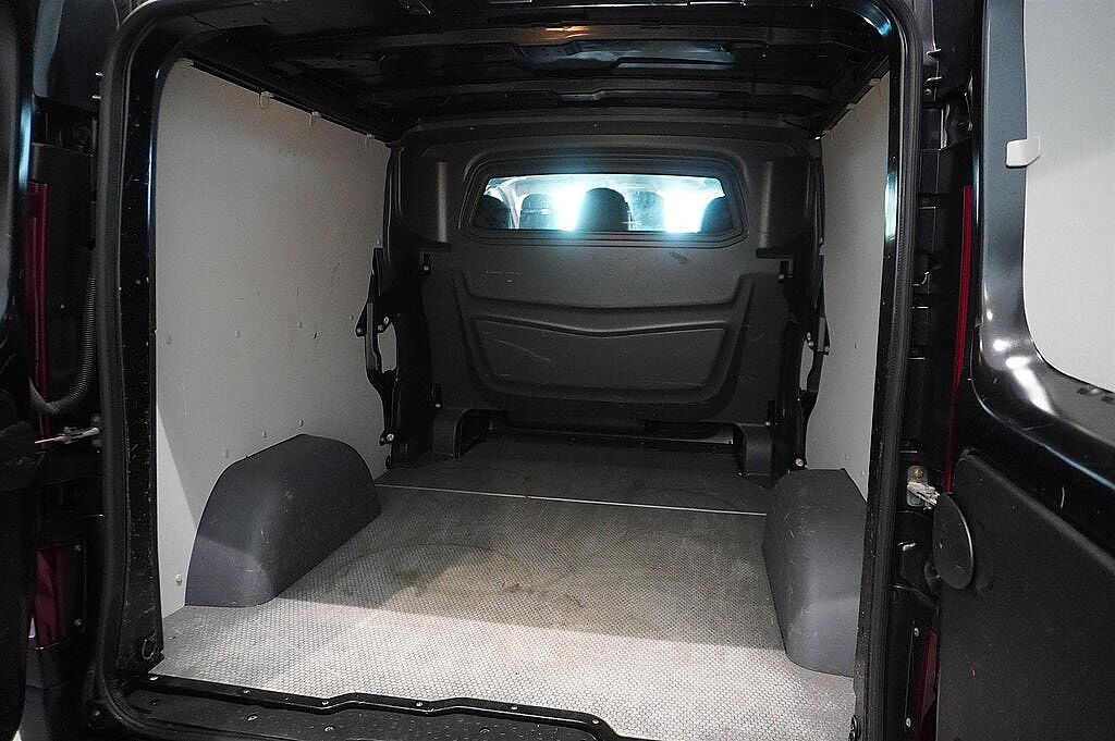 Nissan NV300