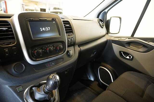 Nissan NV300