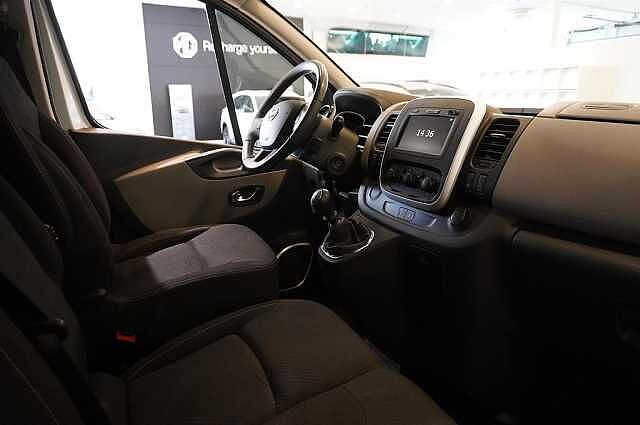 Nissan NV300