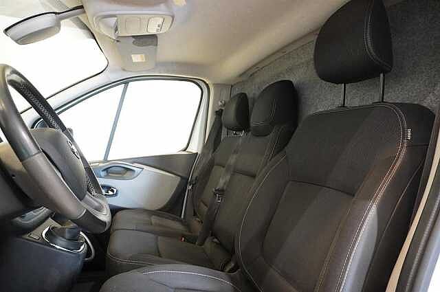Nissan NV300