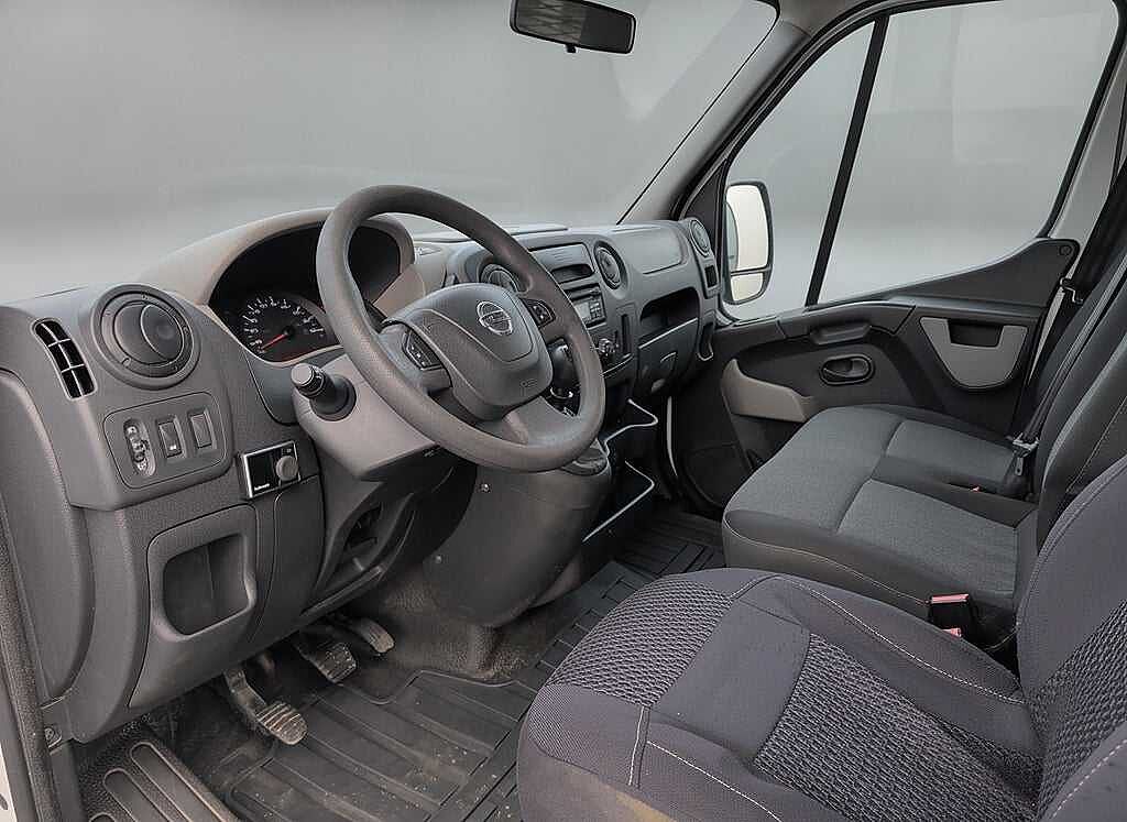 Nissan NV400