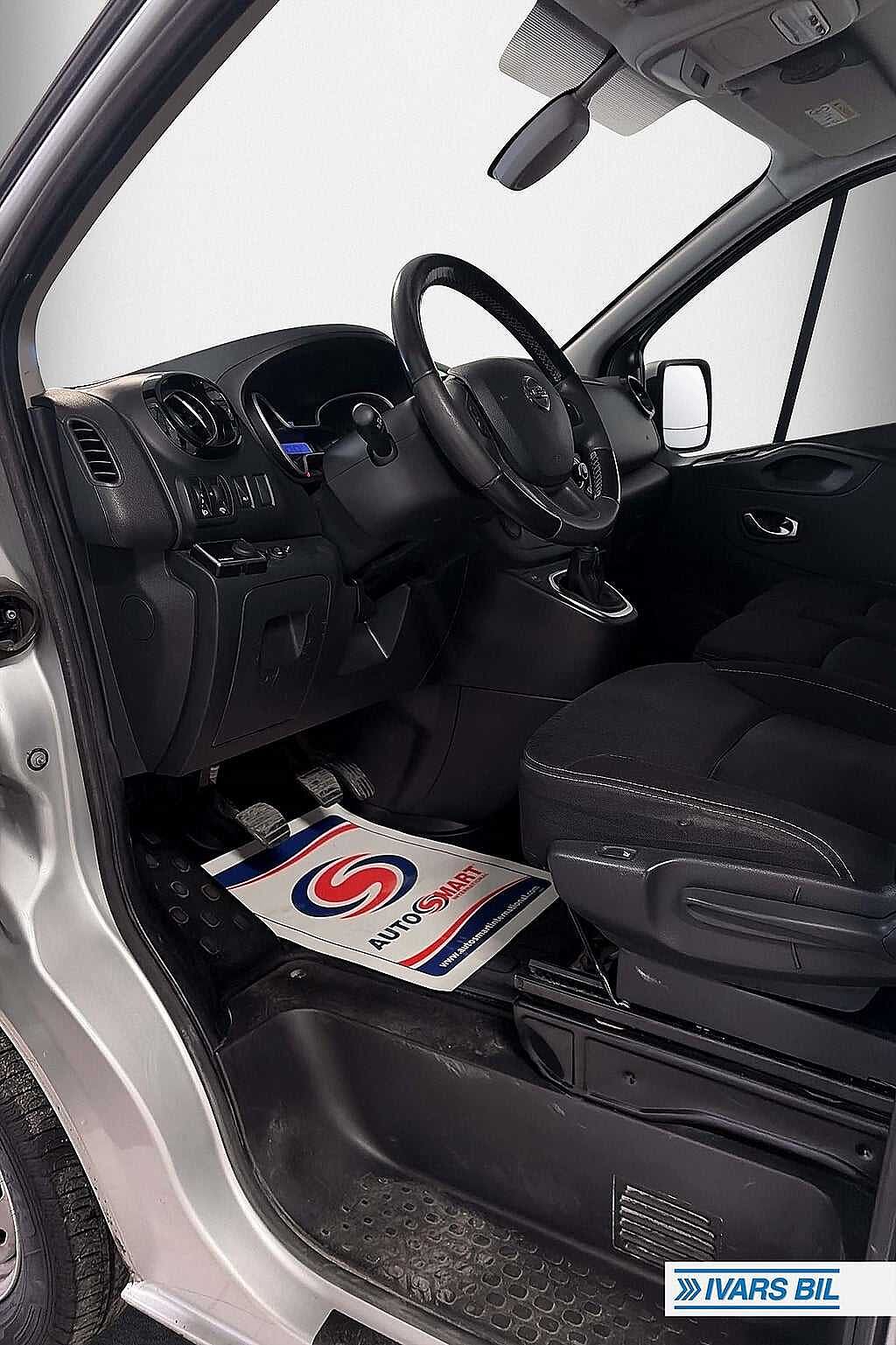 Nissan NV300