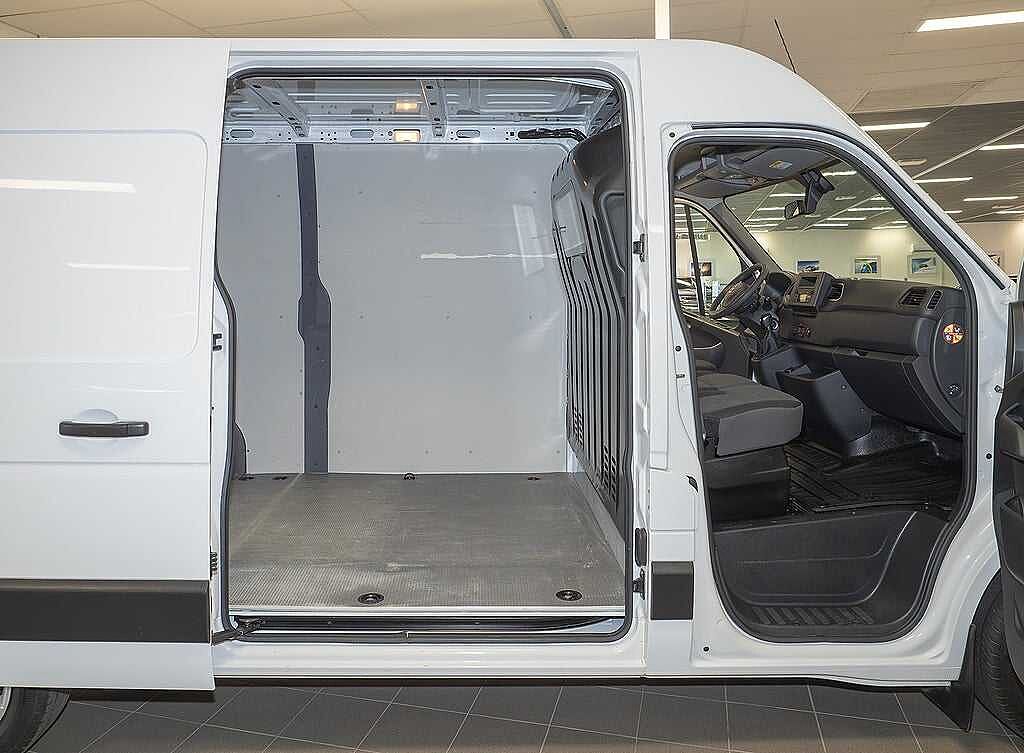 Nissan NV 400