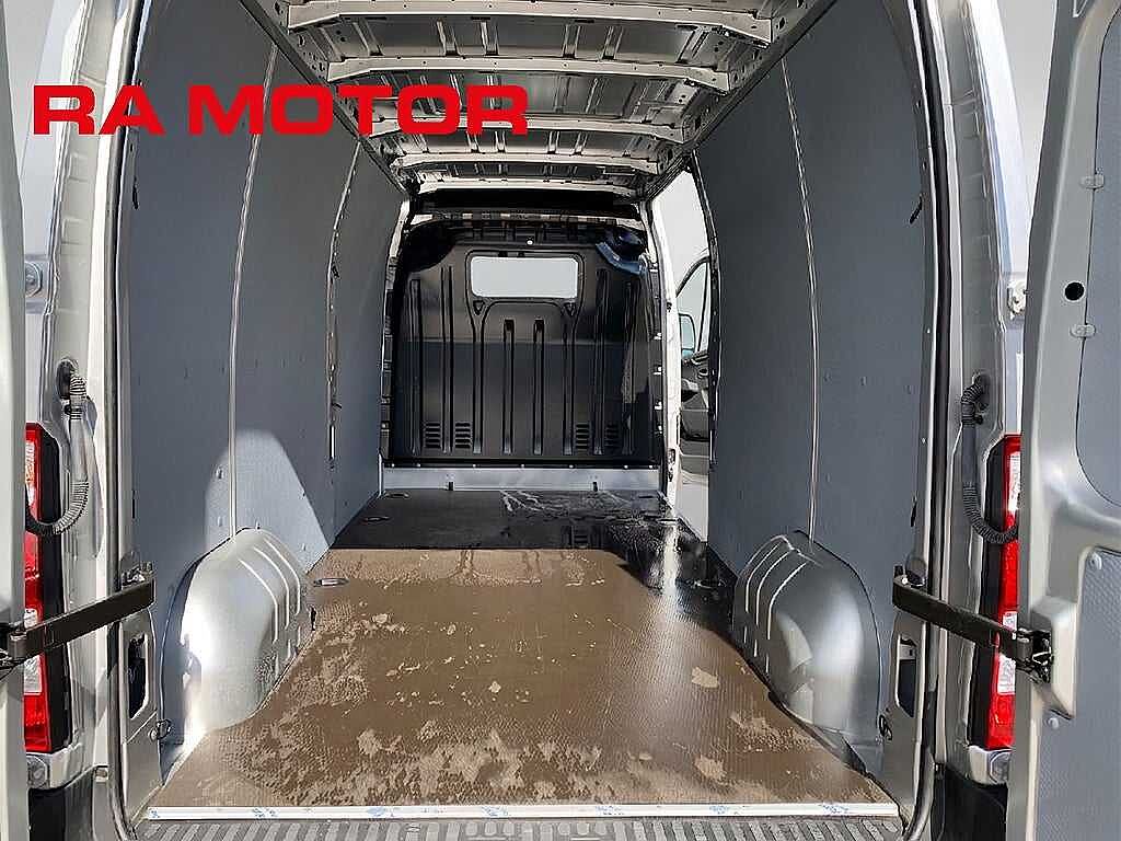 Nissan Interstar